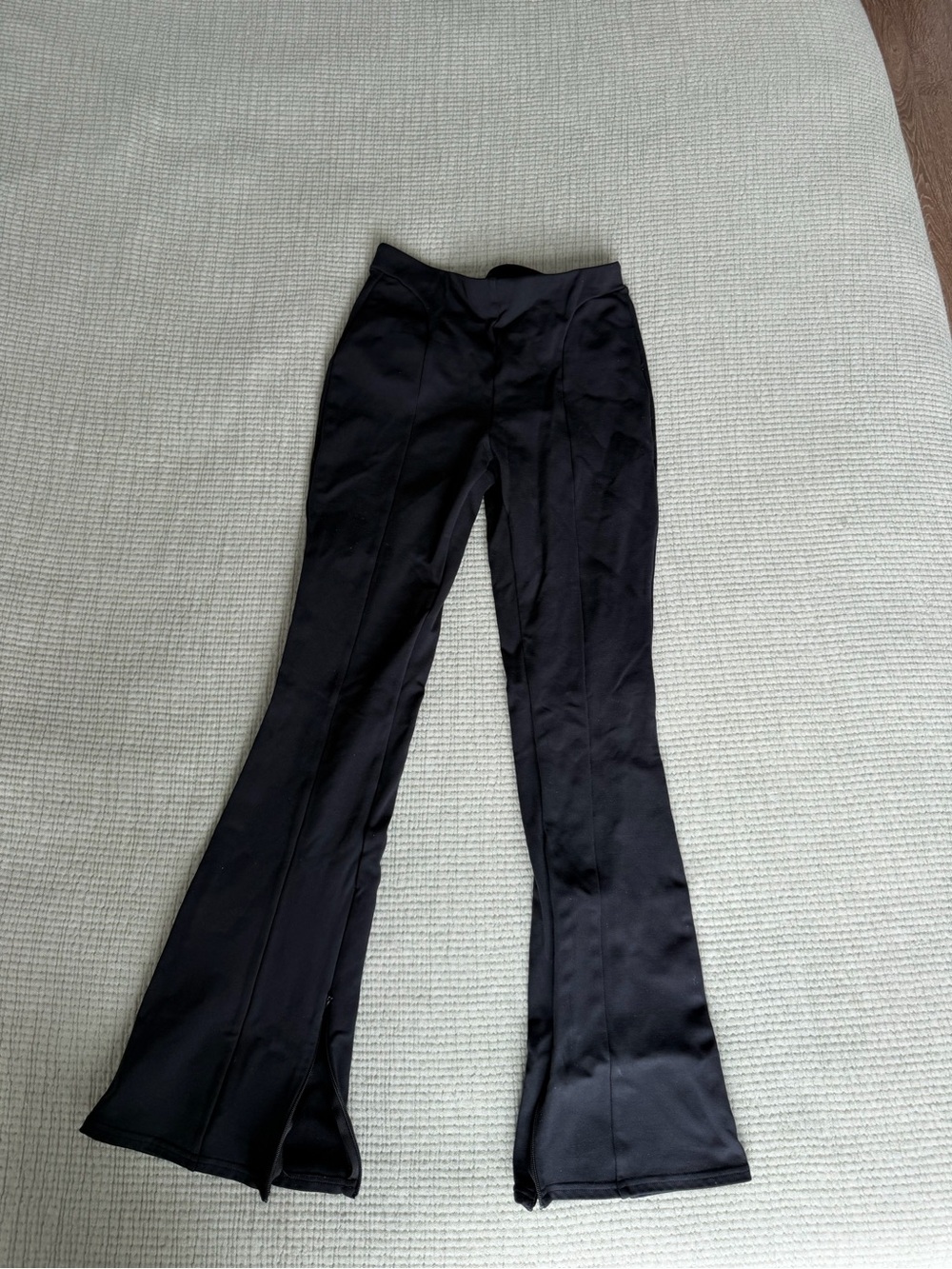 Alo Women's Black Flared Stretch Pants